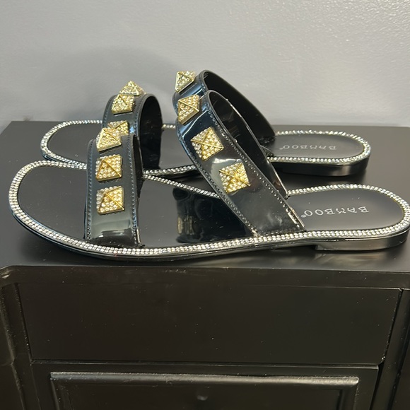 NWOT Bamboo Rhinestone Slides Size 6 - Picture 4 of 7